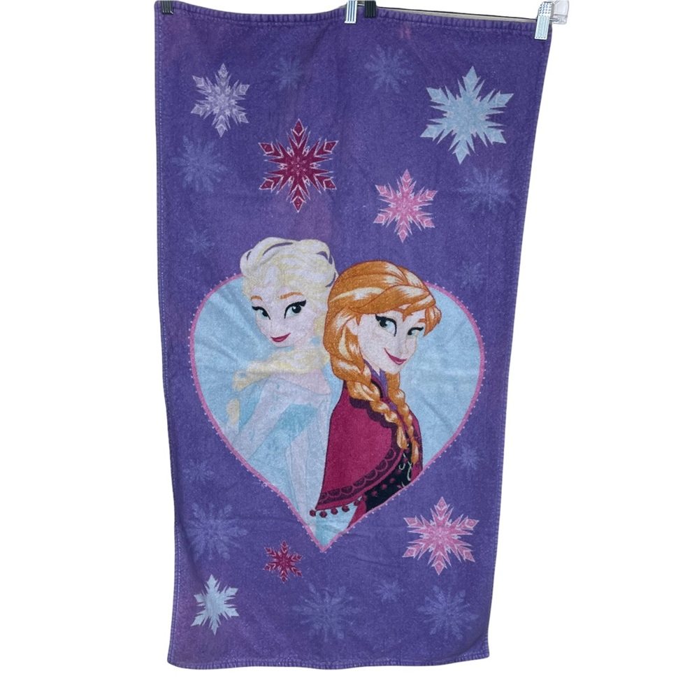 Disney Frozen Princess Beach Towel Graphic Elsa Anna Snowflake Purple Pink Kids - Picture 1 of 9